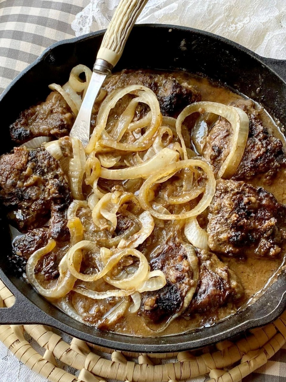 LIVER AND ONIONS